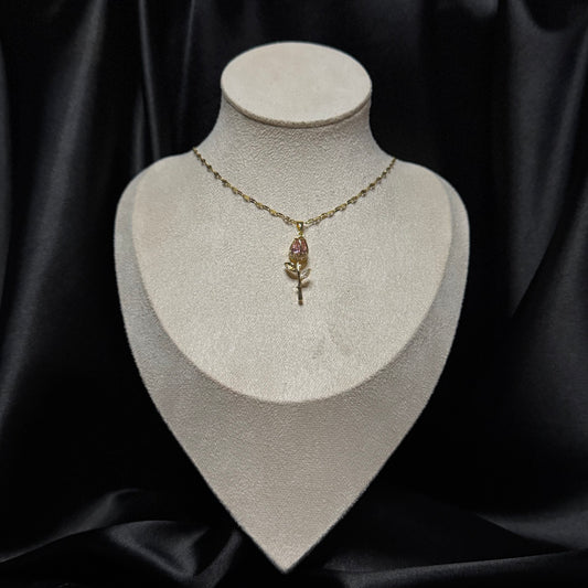 Колие с розова роза