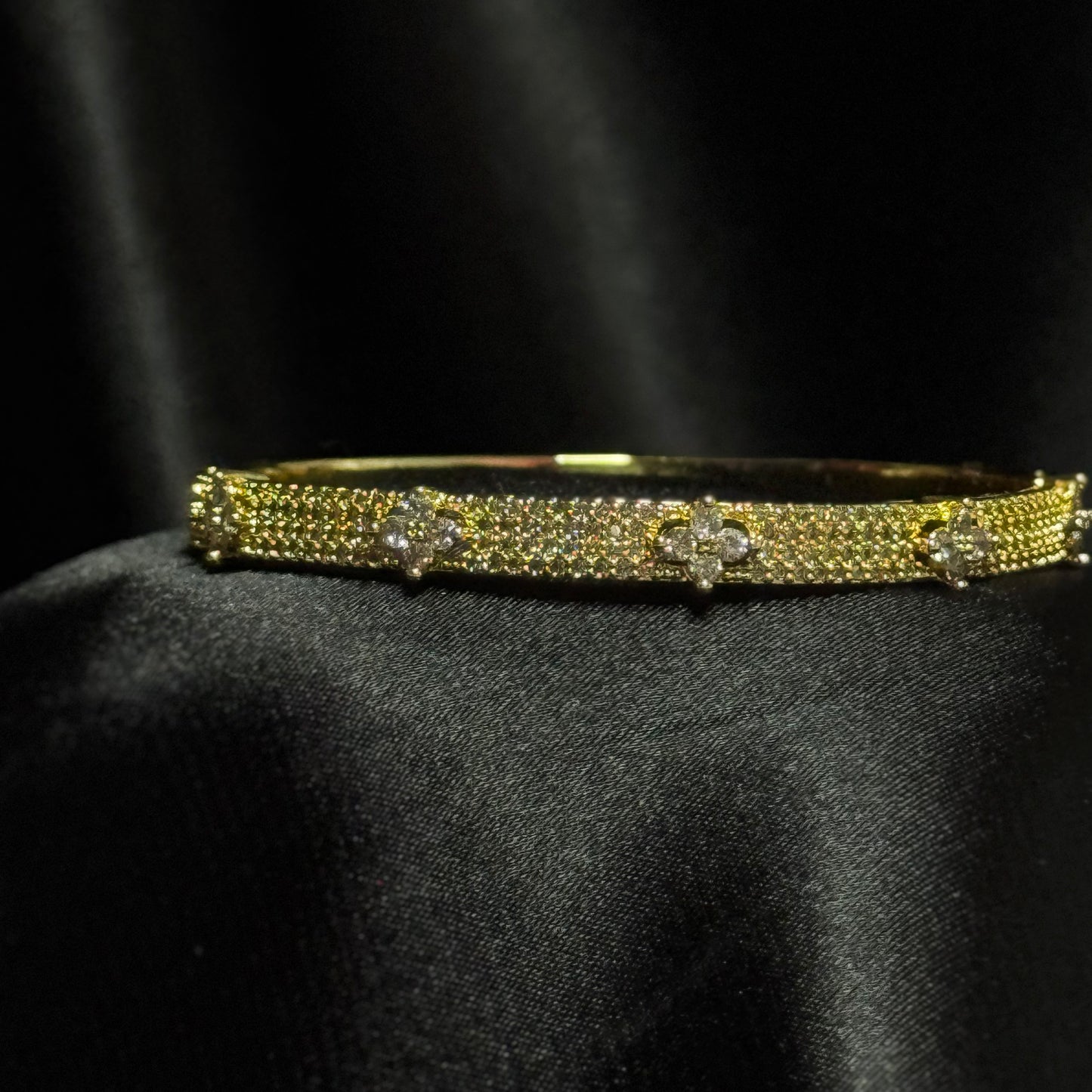 Гривна с блясък